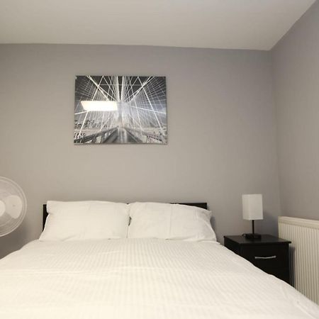 A A Guest Rooms Woolwich ロンドン エクステリア 写真