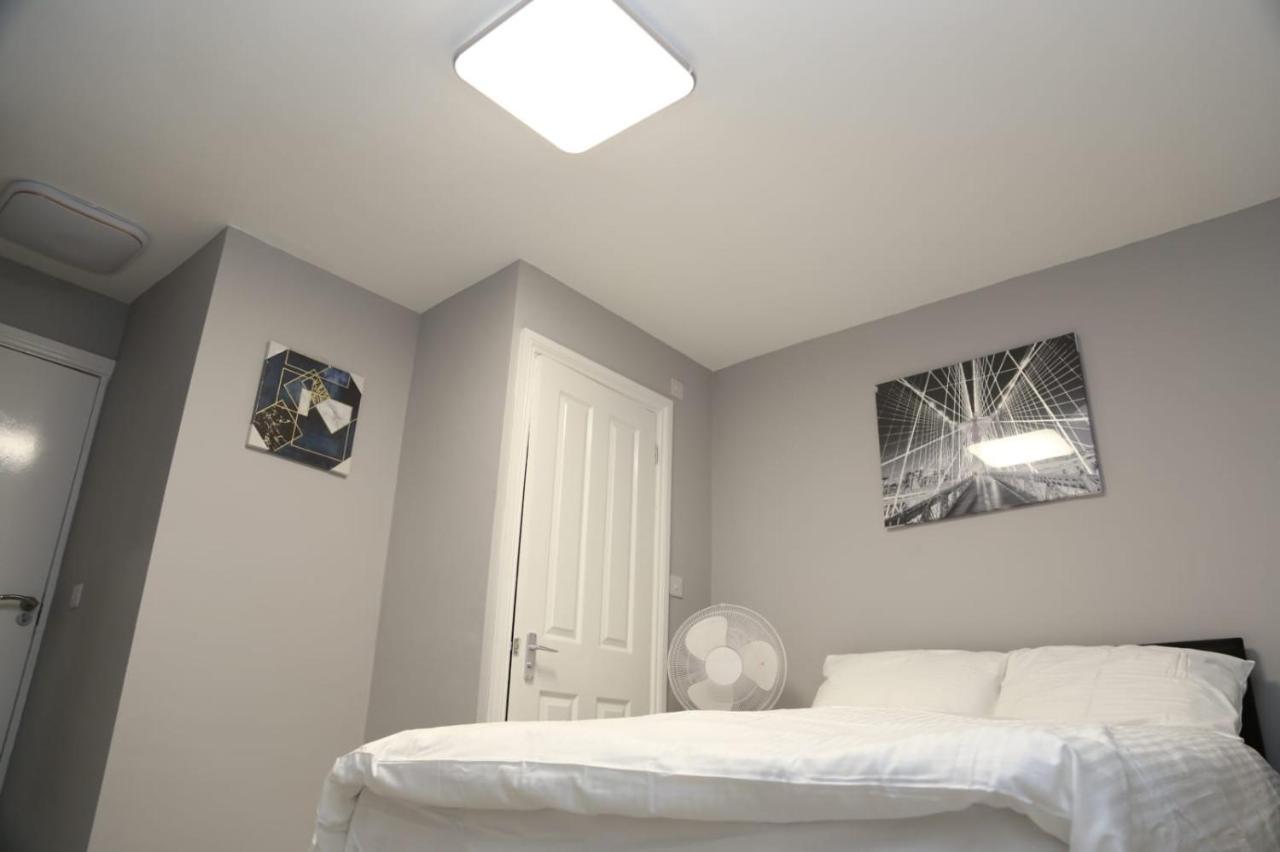 A A Guest Rooms Woolwich ロンドン エクステリア 写真
